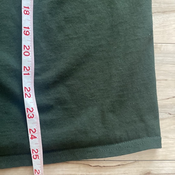 Gildan Womens M Tee Shirt. Hunter green with sunset and tree. Super cute - Picture 12 of 12